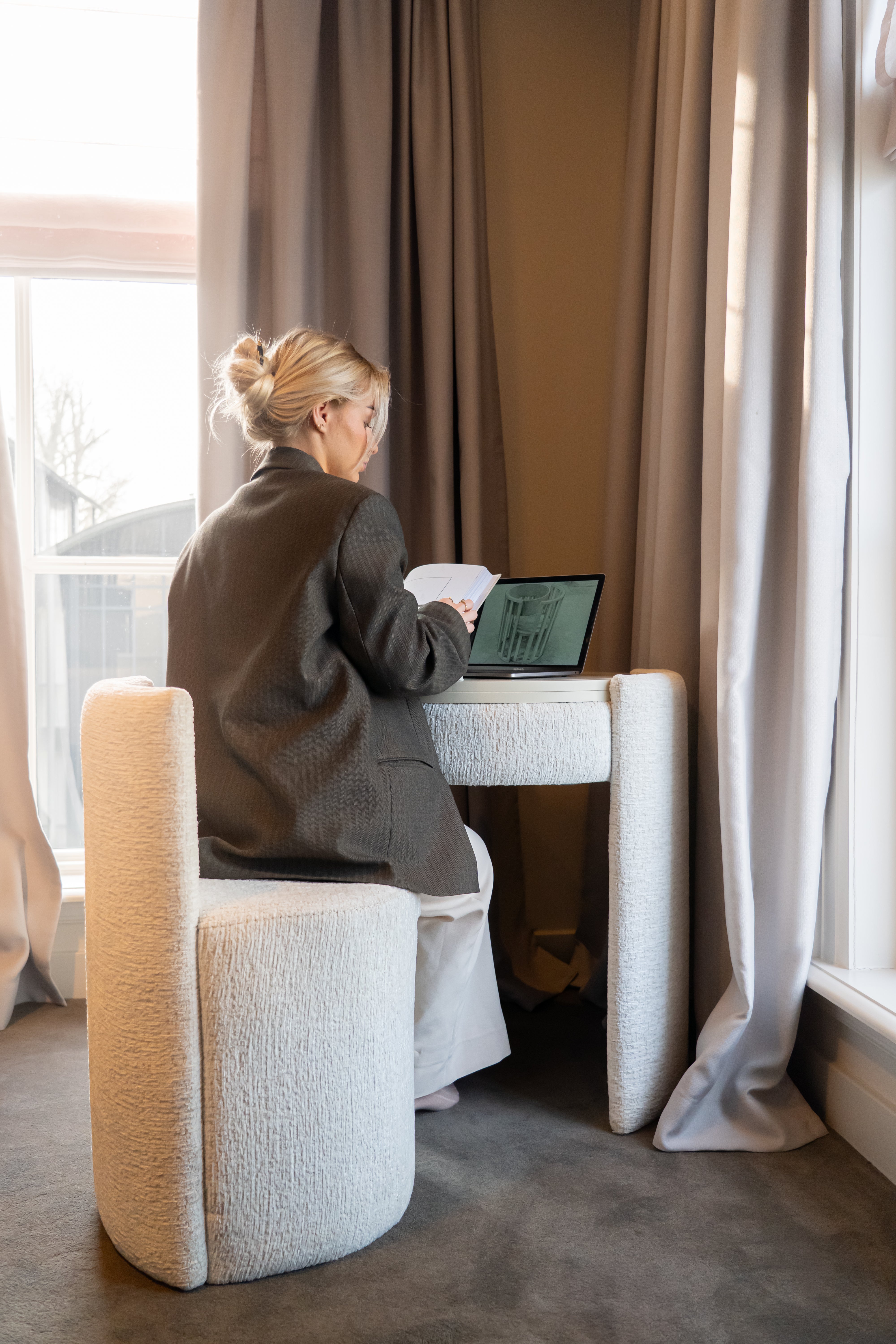 YOME Vanity Table - Off White - Luxe ronde make-up tafel
