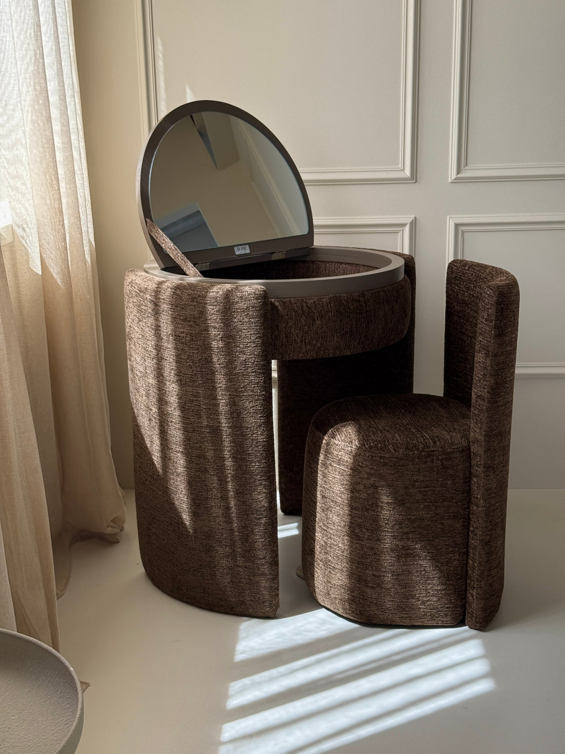 YOME Vanity Table - Deep Mocha - Luxe ronde make-up tafel