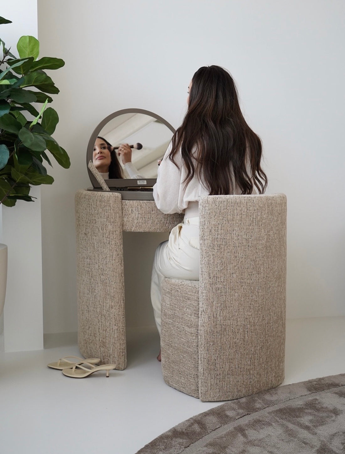 YOME Vanity Table - Taupe - Luxe ronde make-up tafel